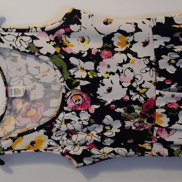 White Mark sleeveless flower pattern dress. Size large. - Picture 4 of 7